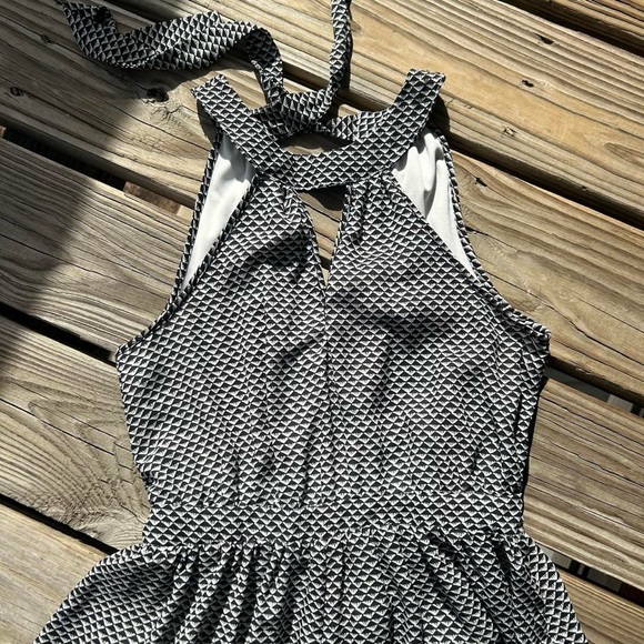 Romper - Picture 3 of 9